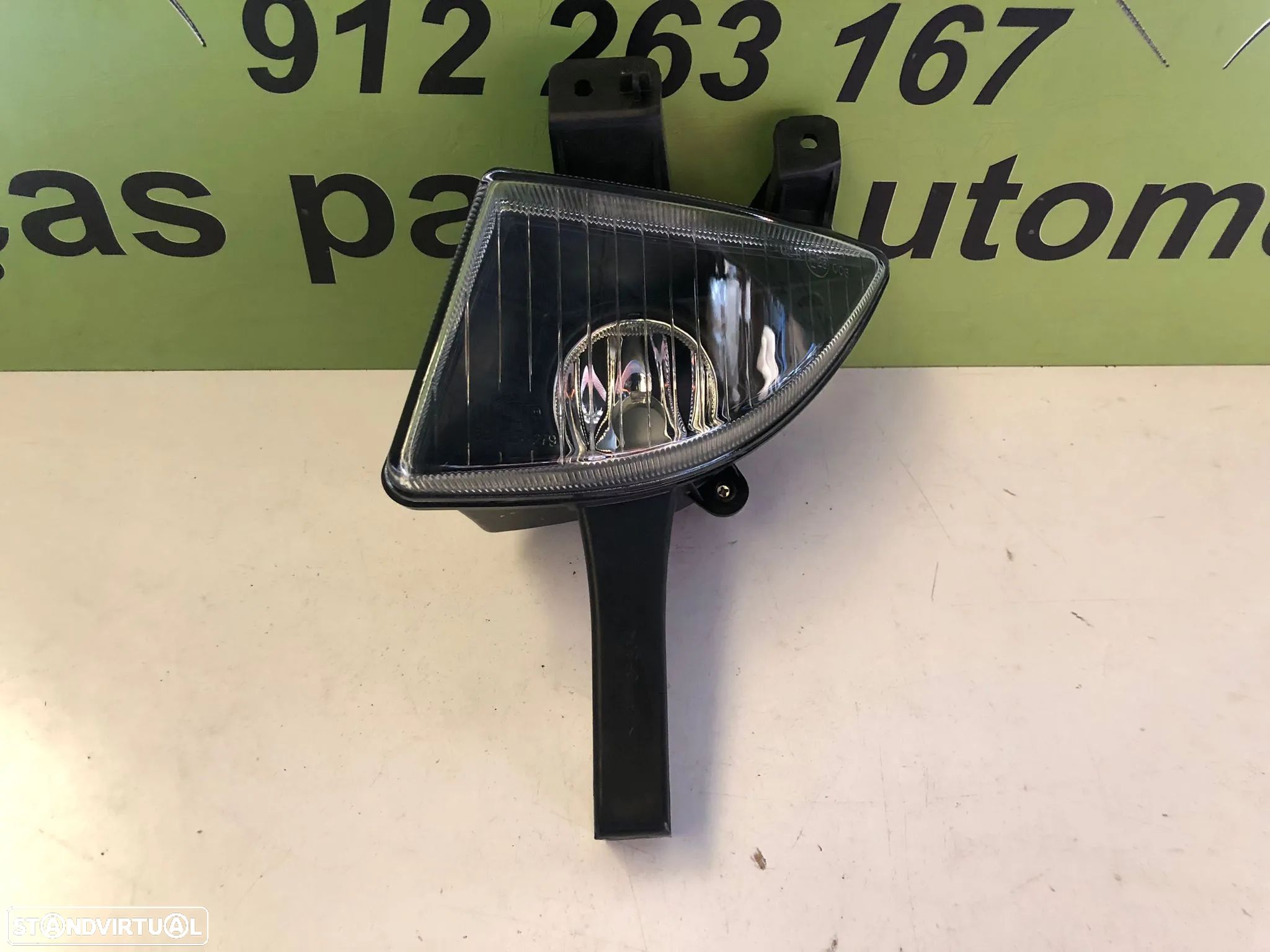 MITSUBISHI COLT FAROL NEVOEIRO ESQUERDO - FN046 - 1