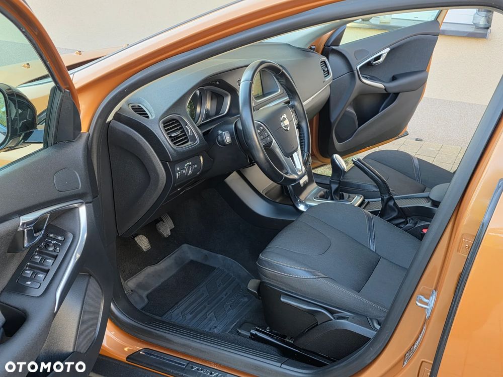 Volvo V40 Cross Country D3 Momentum - 21