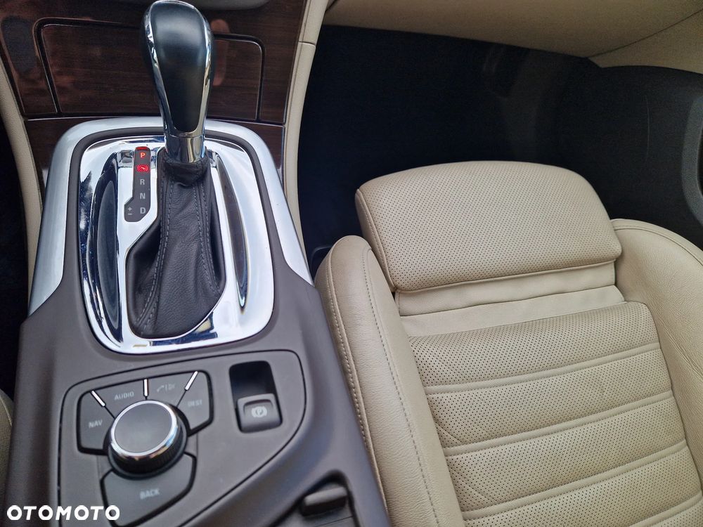 Opel Insignia 2.8 Turbo 4x4 Sport - 27