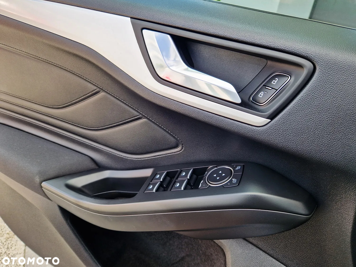 Ford Focus Turnier 1.5 EcoBlue Start-Stopp-System COOL&CONNECT DESIGN - 34