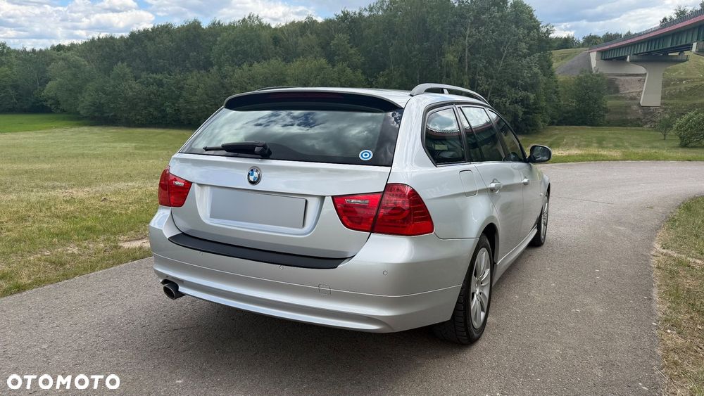 BMW Seria 3 320d xDrive - 9