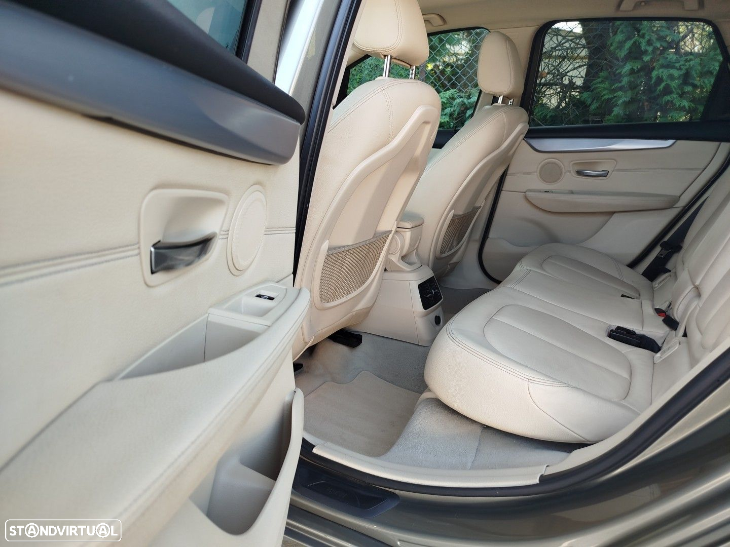 BMW 216 Active Tourer d Line Luxury Auto - 24