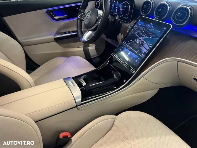 Mercedes-Benz C - 12