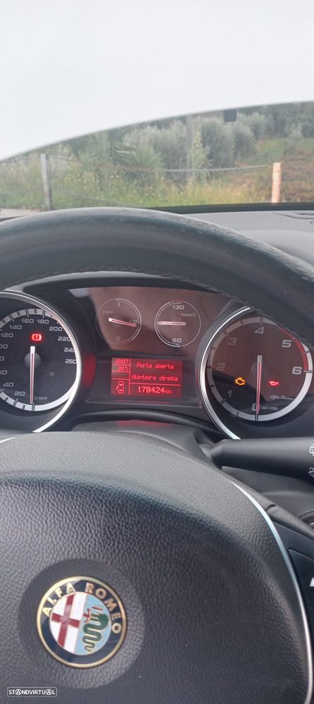 Alfa Romeo Giulietta 1.6 JTDM 16V B-Tech - 11