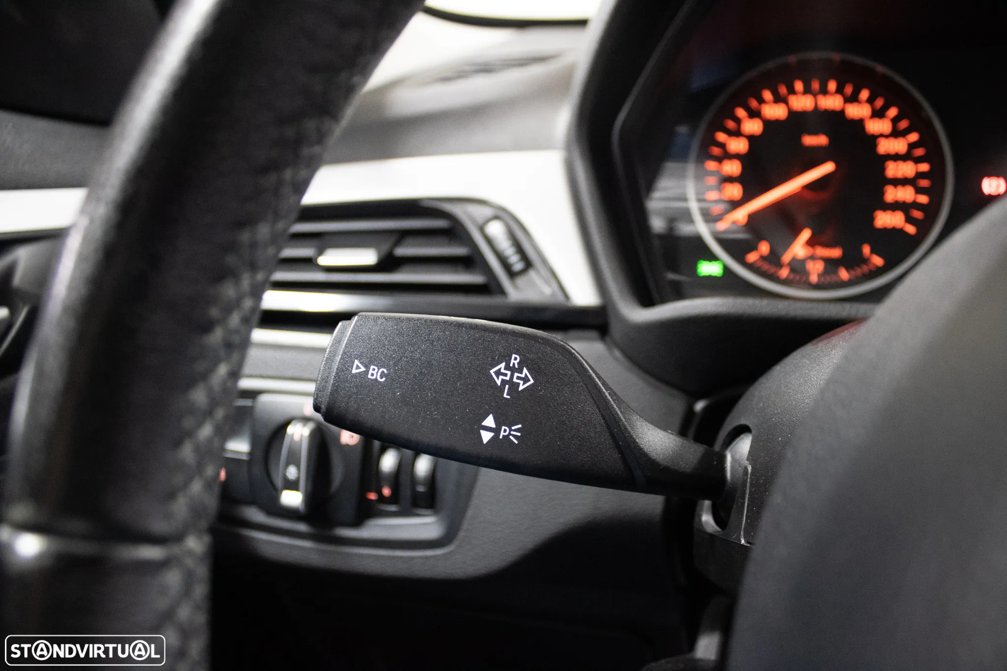 BMW X1 16 d sDrive Advantage - 37