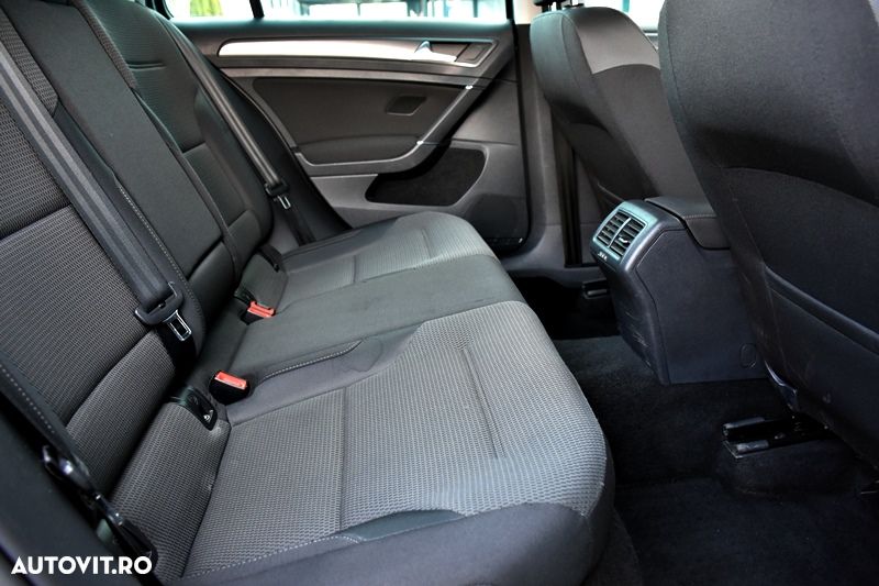 Volkswagen Golf - 17