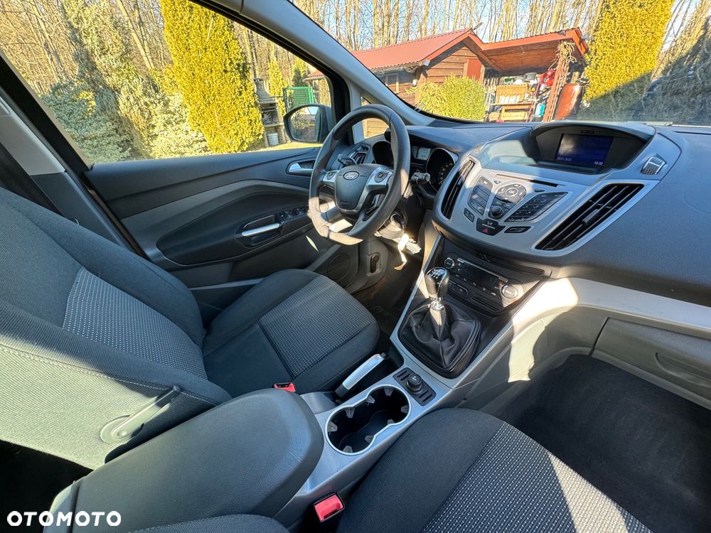 Ford Grand C-MAX - 24