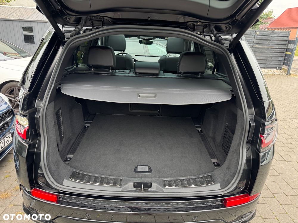 Land Rover Discovery Sport P300e R-Dynamic HSE - 13