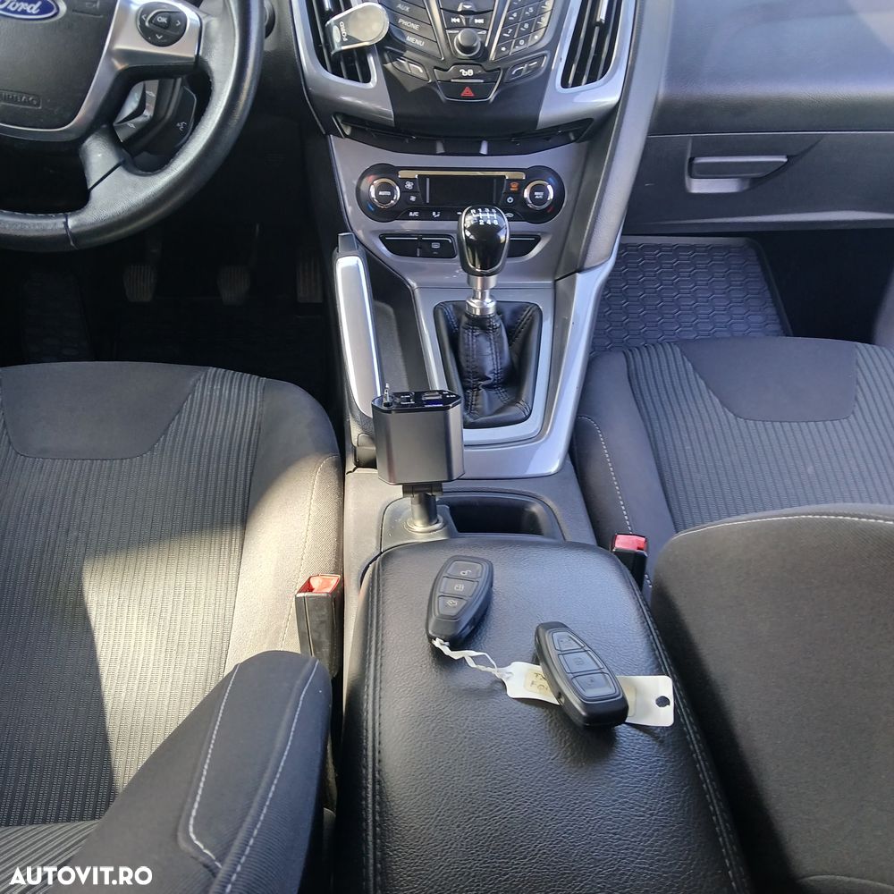 Ford Focus 1.6 TDCI DPF Titanium - 9