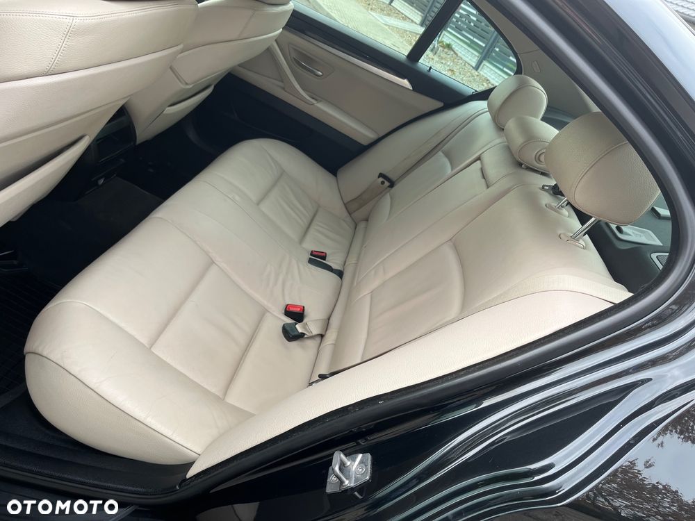 BMW Seria 5 525d Sport-Aut - 16