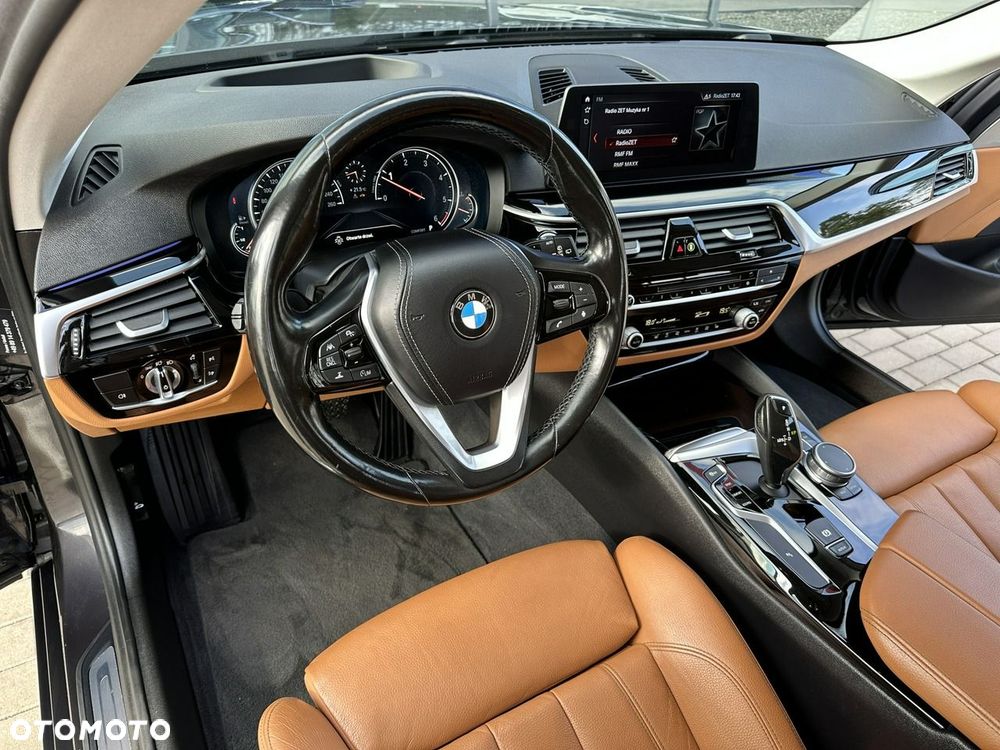 BMW Seria 5 520d xDrive - 11
