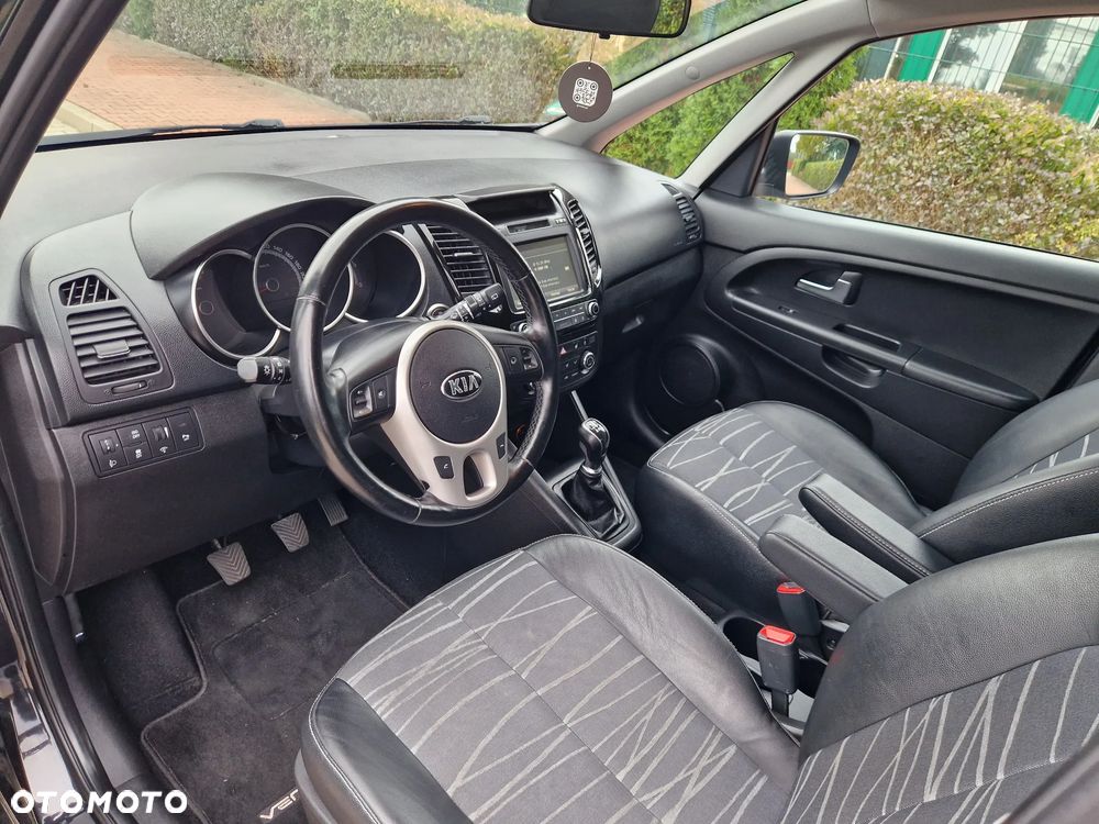 Kia Venga - 23