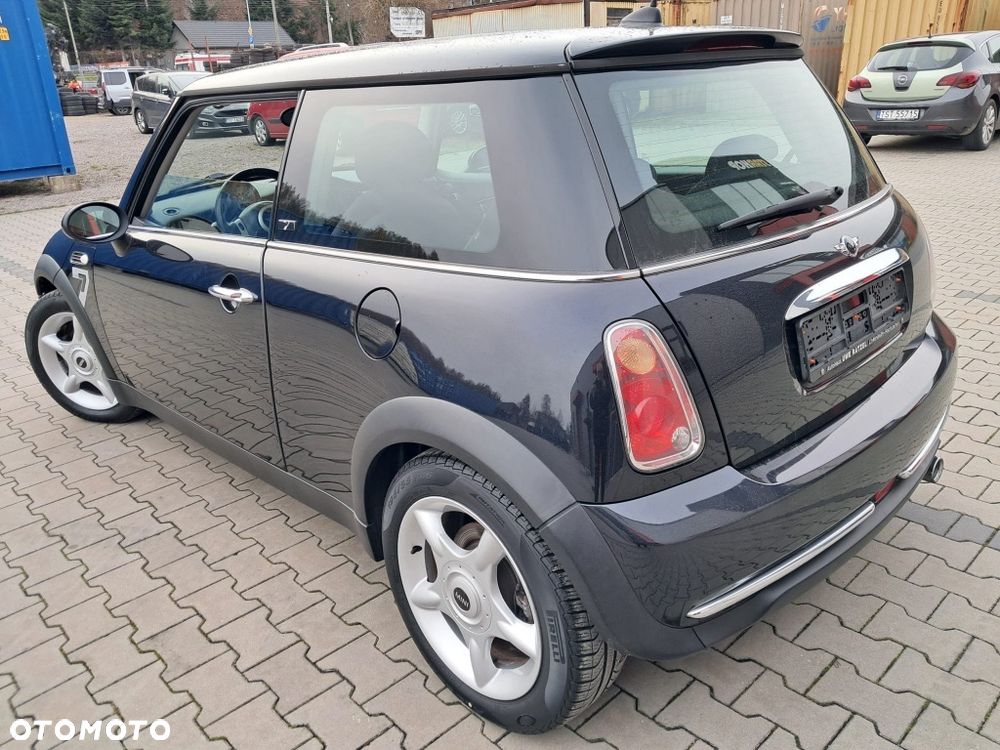 MINI ONE Sidewalk - 10