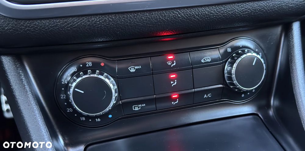 Mercedes-Benz GLA 200 (CDI) d 4Matic 7G-DCT AMG Line - 22