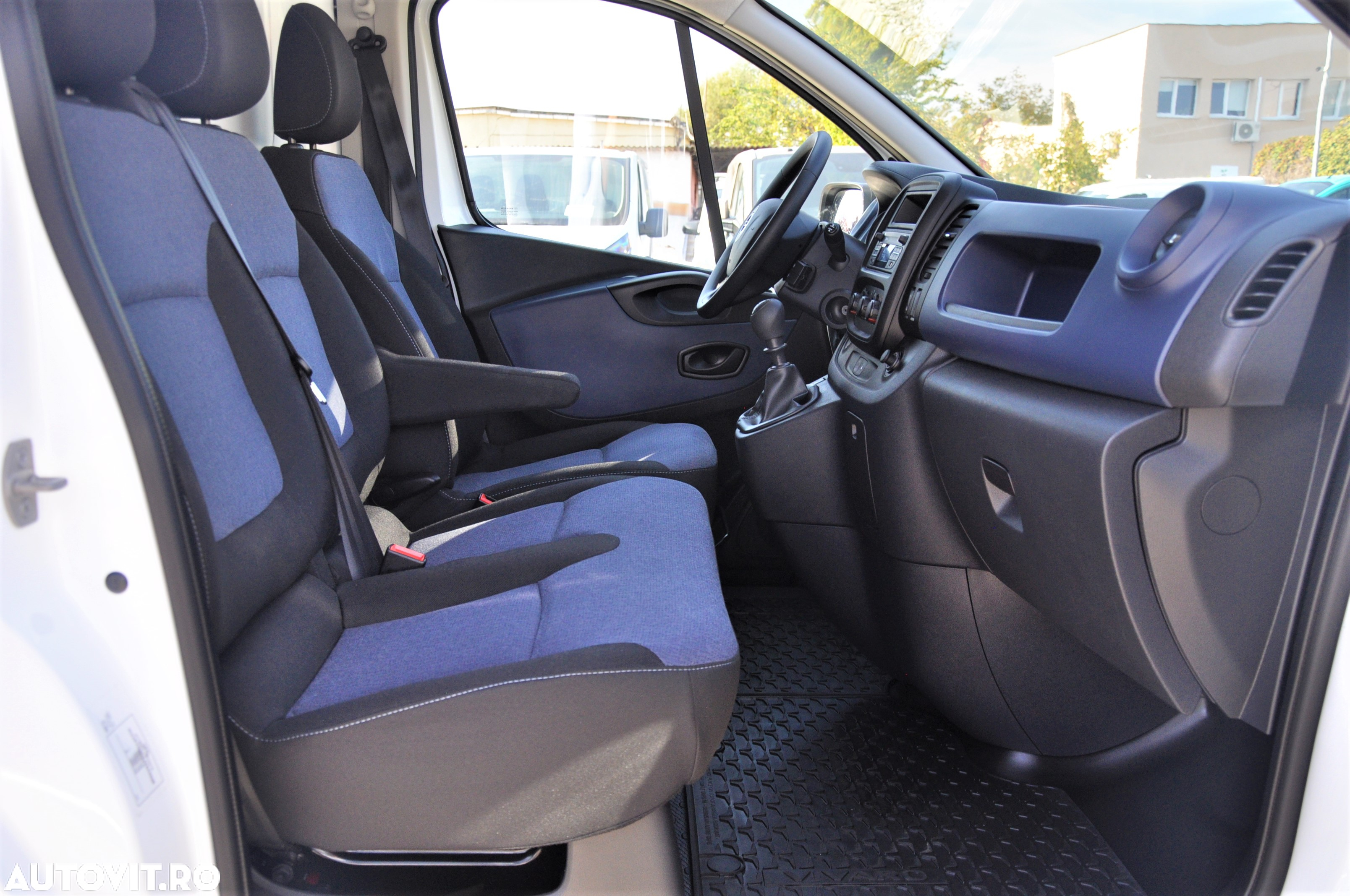 Opel Vivaro Furgon 3 Locuri - 13