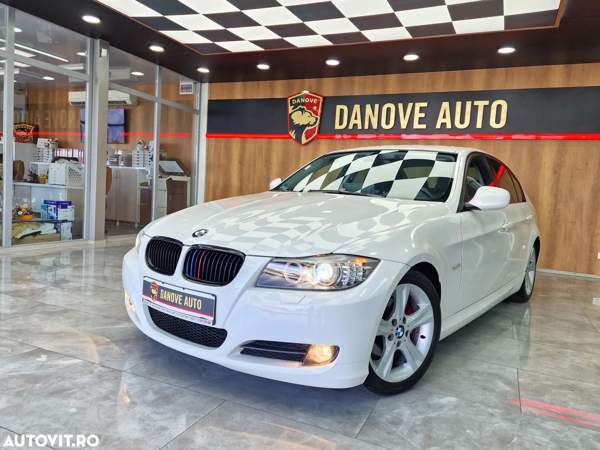BMW Seria 3 318i - 1