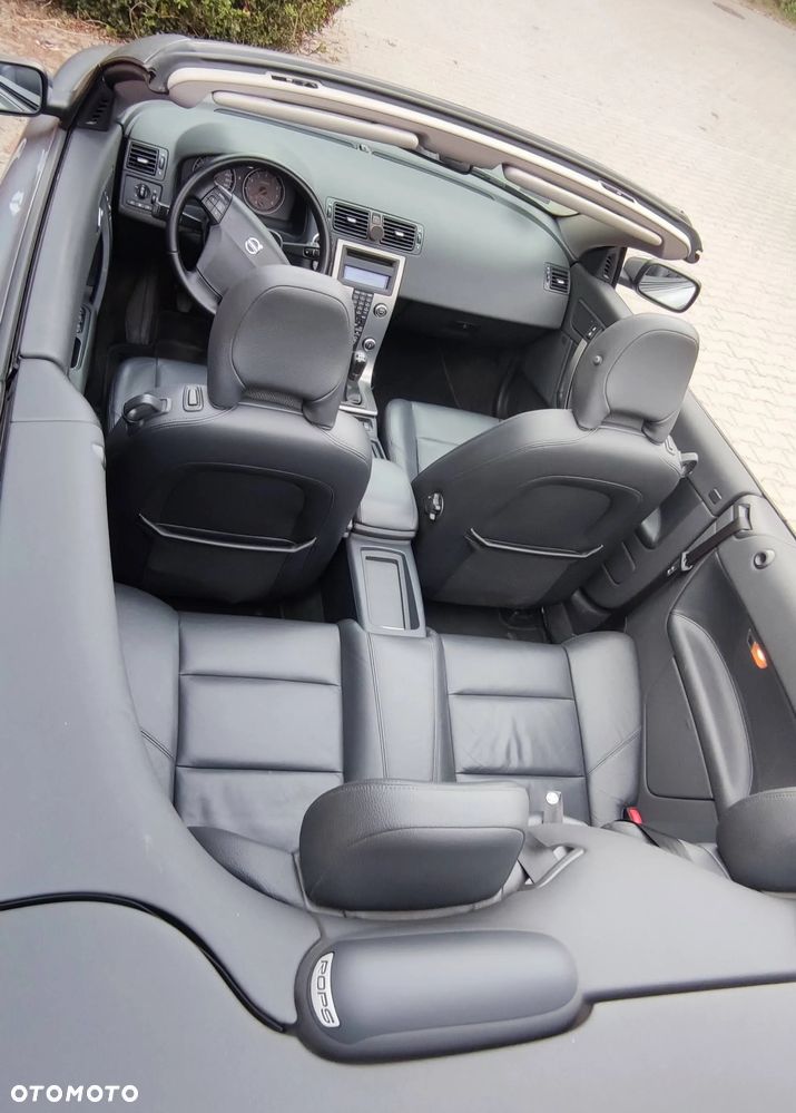 Volvo C70 2.4 - 15