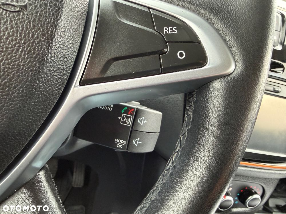 Dacia Lodgy TCe 115 Stepway - 13