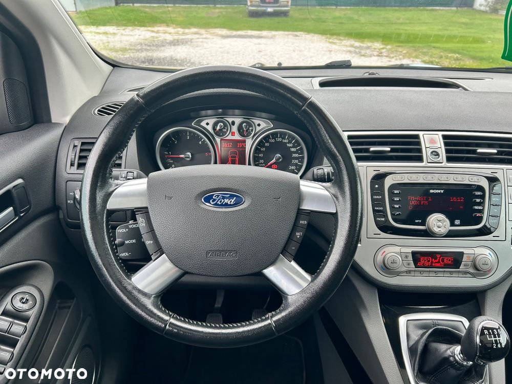Ford Kuga 2.0 TDCi 4x4 Titanium - 39
