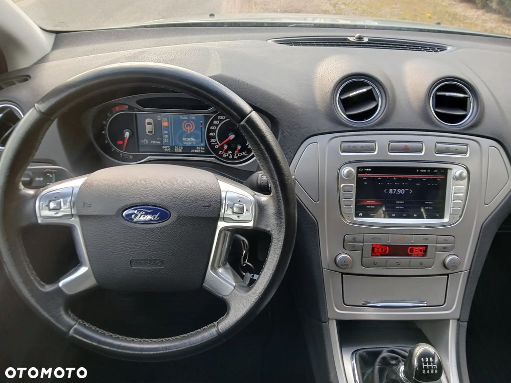 Ford Mondeo 2.5 Titanium - 19