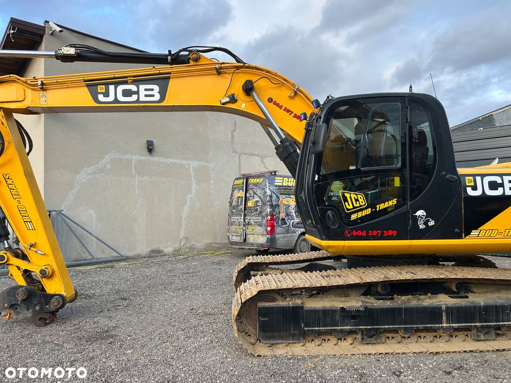 JCB JS220 - 2