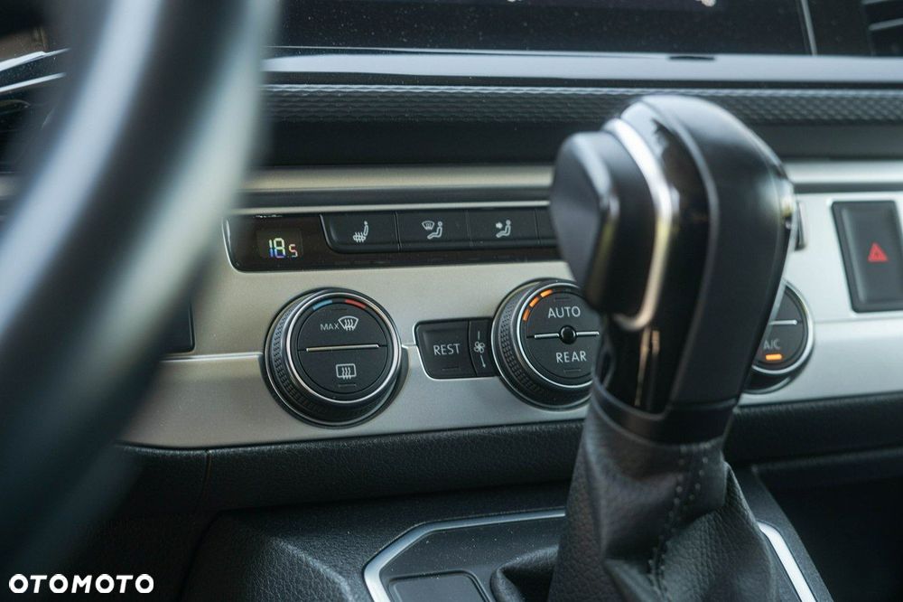 Volkswagen Multivan 2.0 TDI L1 Trendline DSG - 23