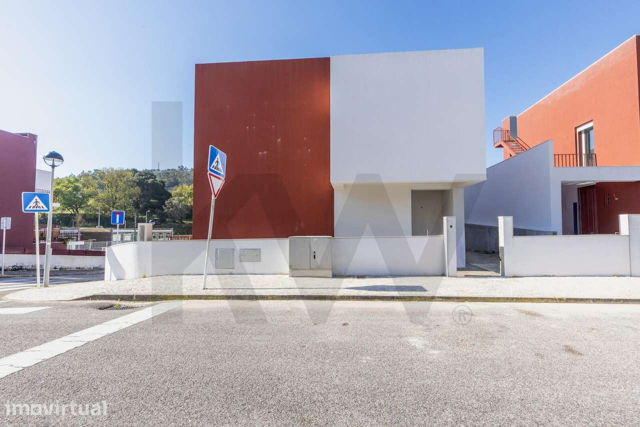 Moradia T4 em Cabeço de Montachique, Lousa a 20Kms de Lisboa - Grande imagem: 3/52