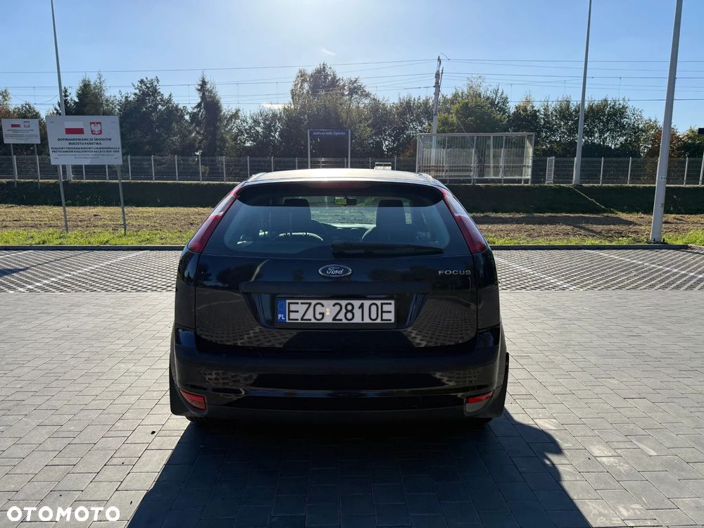 Ford Focus 2005 photo 2
