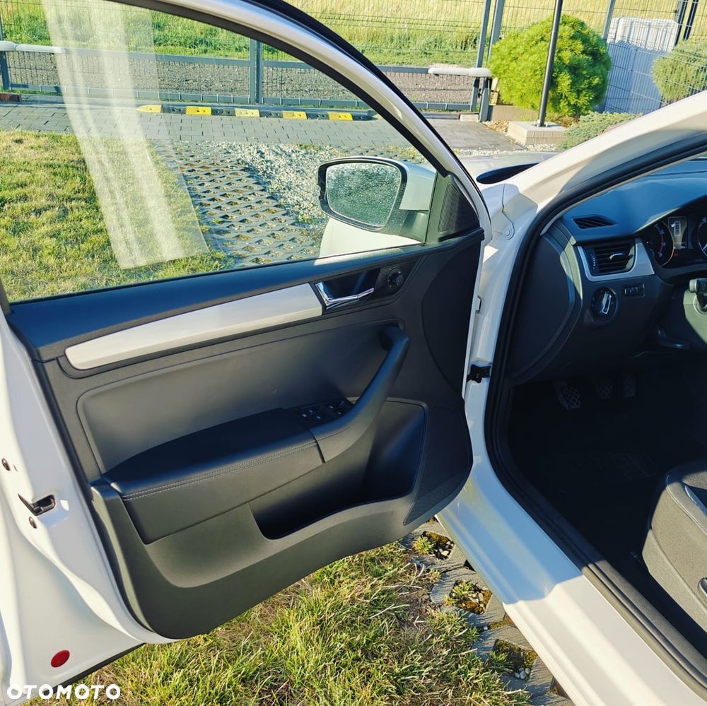 Skoda RAPID 1.0 TSI Ambition - 19