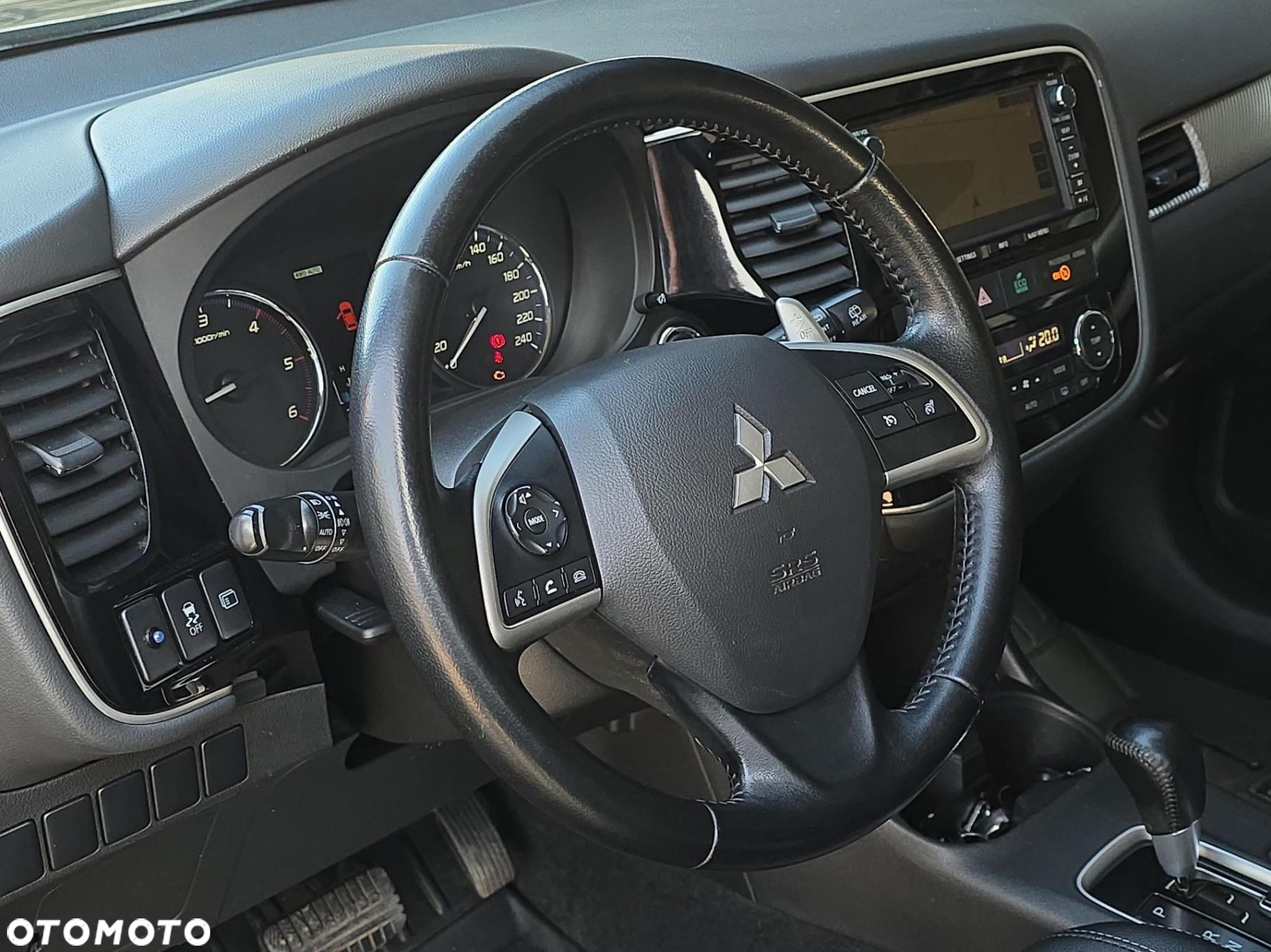 Mitsubishi Outlander 2.2 DID Intense - 17