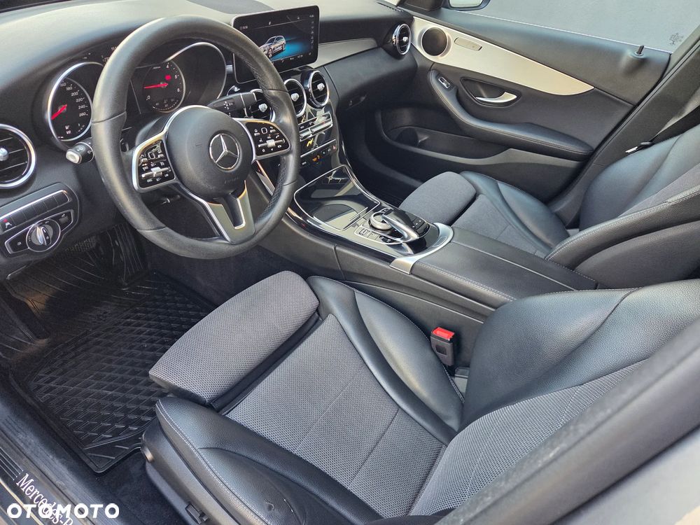 Mercedes-Benz Klasa C 220 d 9G-TRONIC - 17