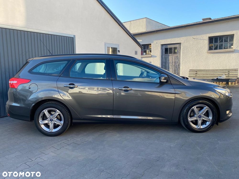 Ford Focus 1.0 EcoBoost Titanium - 11