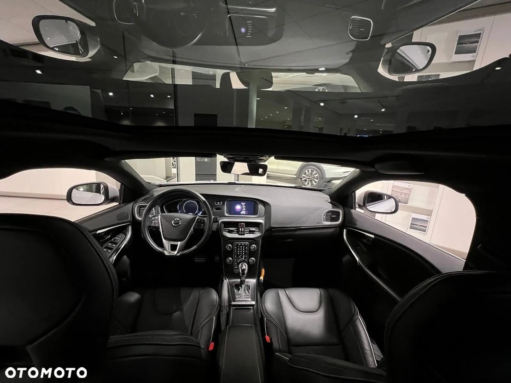 Volvo V40 D3 Drive-E R-Design Momentum - 15