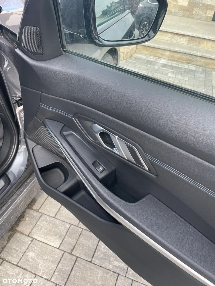 BMW Seria 3 320d xDrive - 4