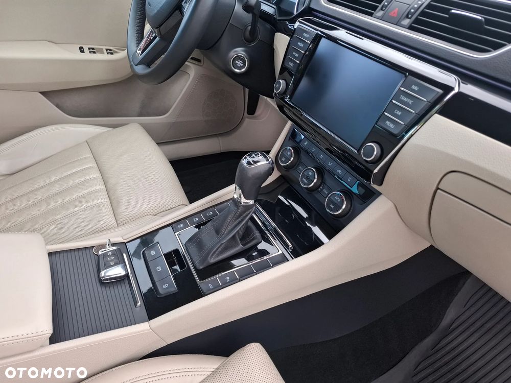 Skoda Superb 2.0 TDI L&K DSG - 15