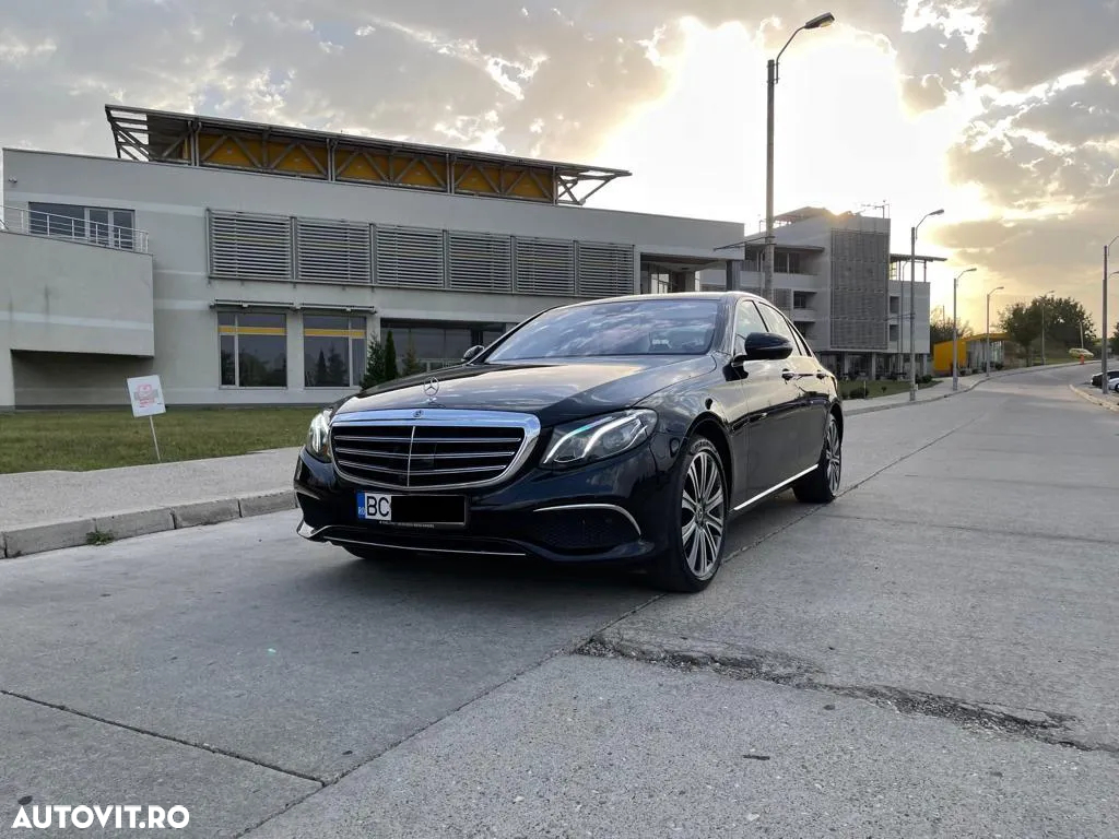 Mercedes-Benz E 220 d 4Matic 9G-TRONIC Exclusive - 3