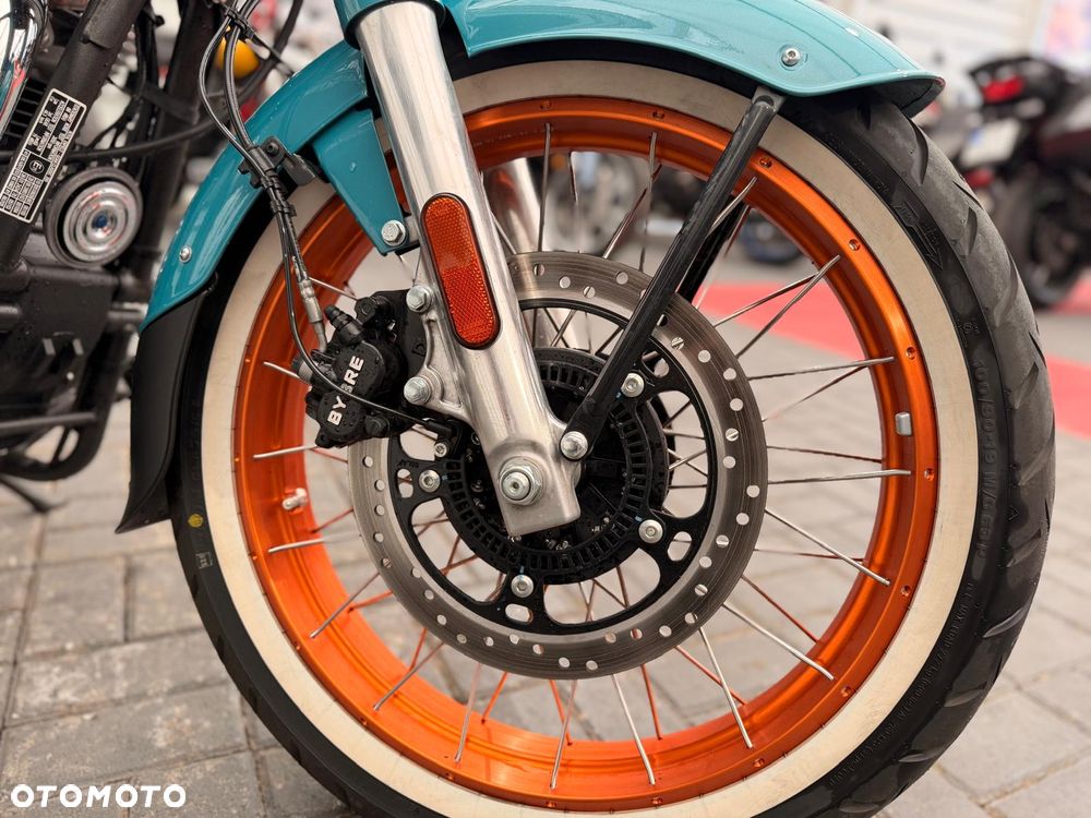 Royal Enfield Classic - 15