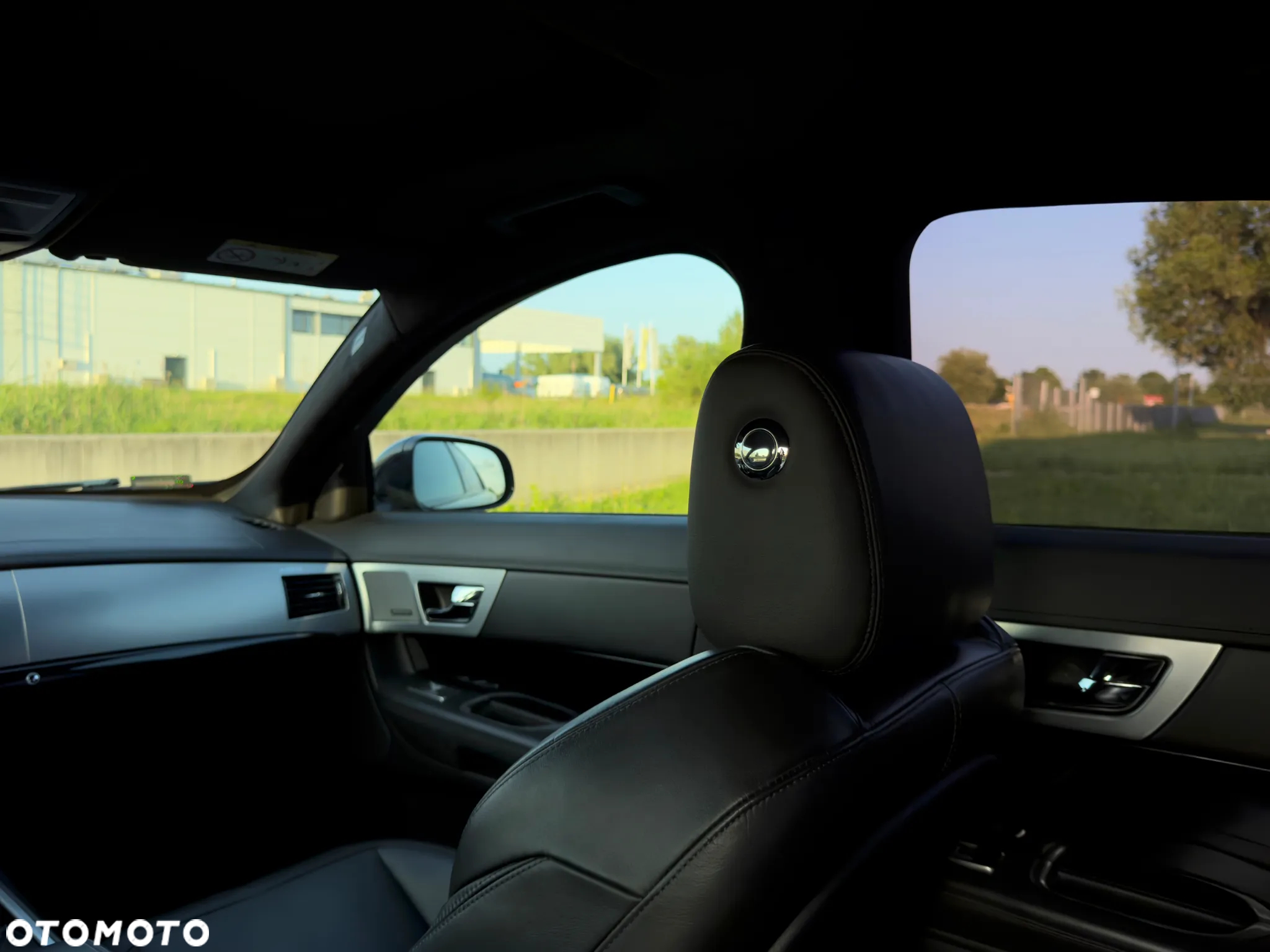 Jaguar XF 3.0 TDV6 R-Sport - 22