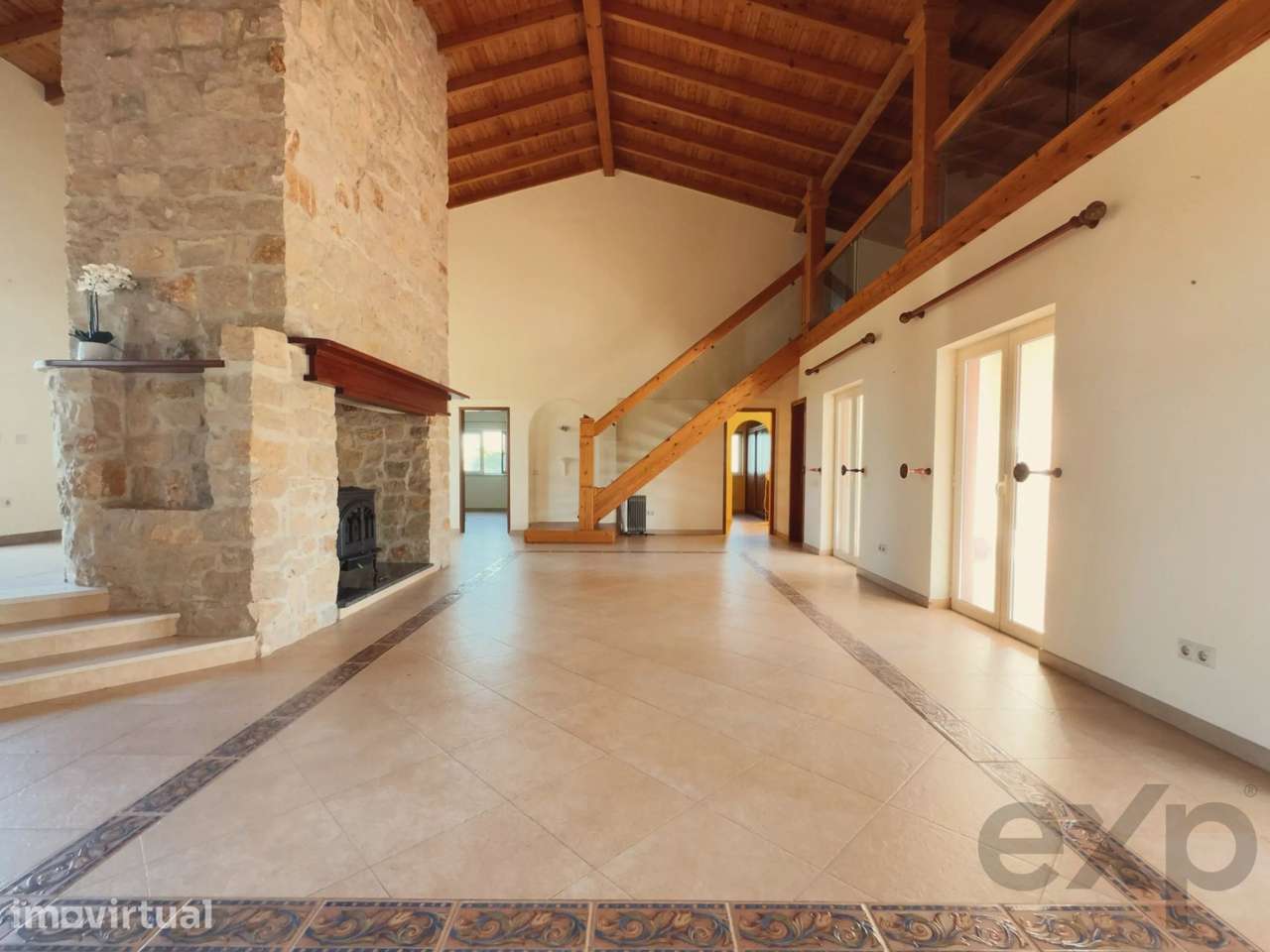 Propriedade com Quatro Quartos, Piscina Privada e Mais de 5 Hectares e - Grande imagem: 5/48