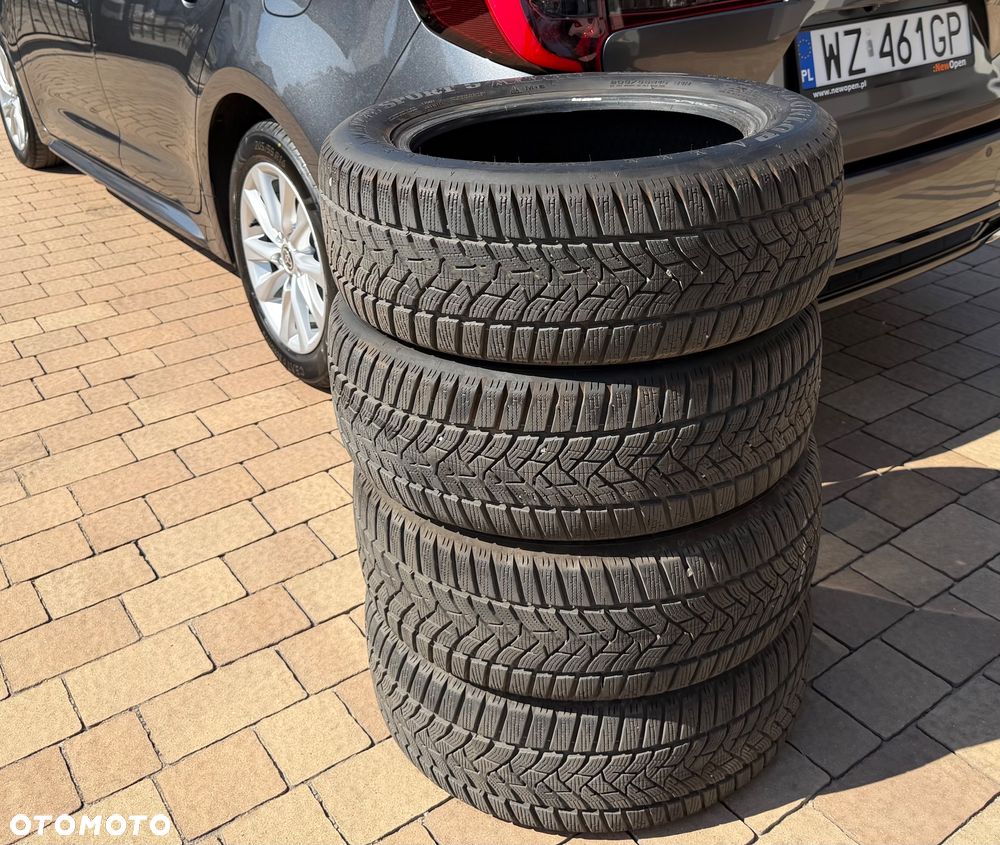 Toyota Corolla 1.8 Hybrid Comfort - 32