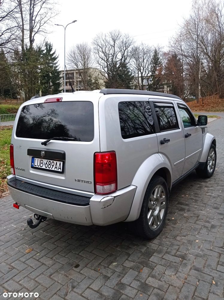 Dodge Nitro 4.0 V6 RT - 12