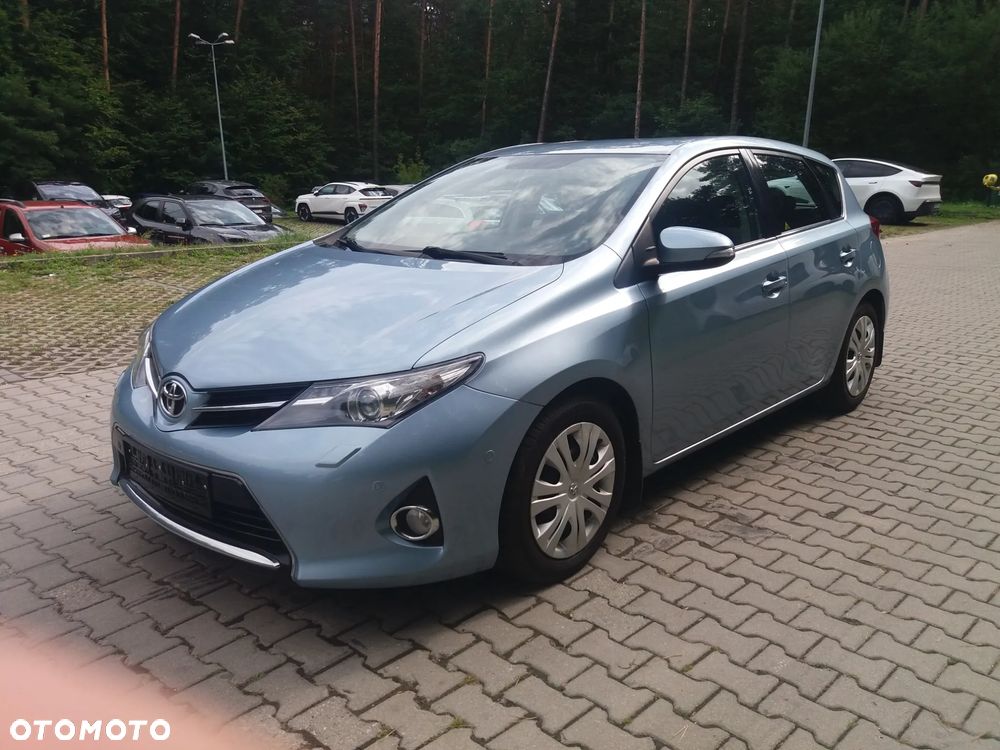 Toyota Auris 2013 photo 2