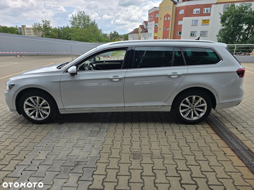 Volkswagen Passat 2.0 TDI SCR DSG 4Motion Elegance - 10