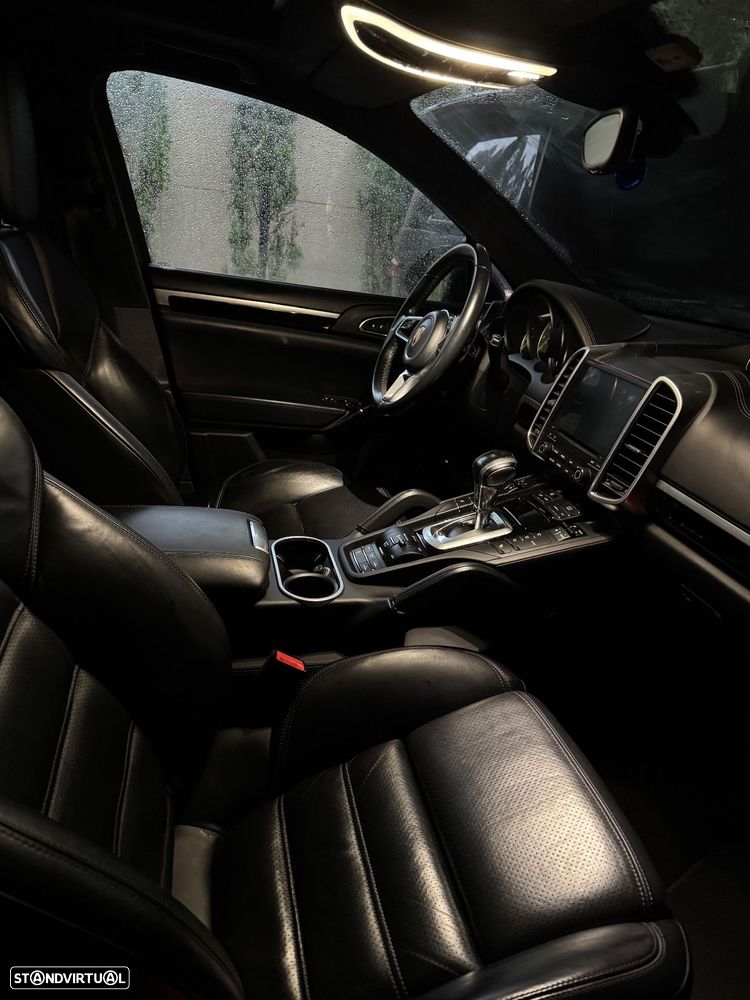 Porsche Cayenne S E-Hybrid Platinum Edition - 8