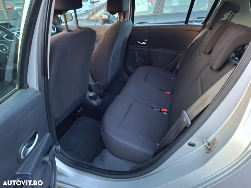 Renault Clio - 19