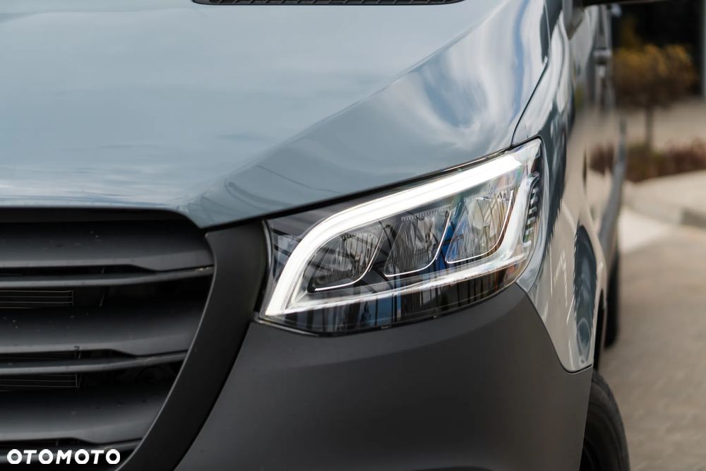 Mercedes-Benz Sprinter - 2