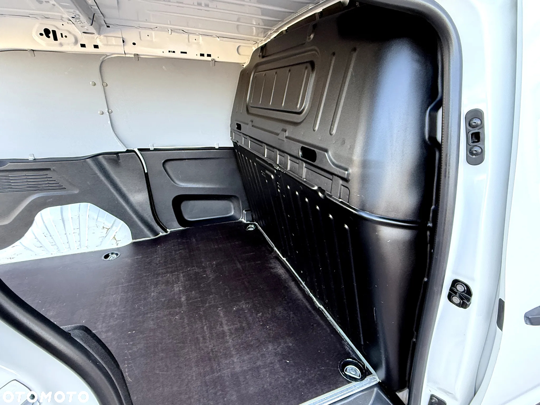 Opel COMBO - 28