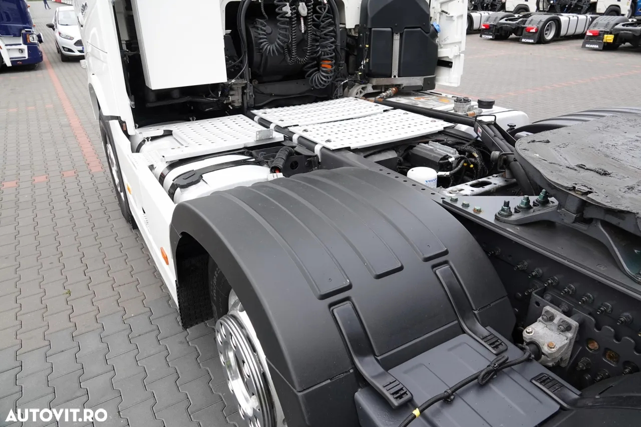 Volvo FH 16 / 650 / 6x2 / HIDRAULICĂ / RETARDER / I -PARK COOL / PUSHER / TRACTOR 3 AXE / JANTE DE ALIE IMPORTATE / DUPĂ CONTRACTUL DE SERVICE - 13