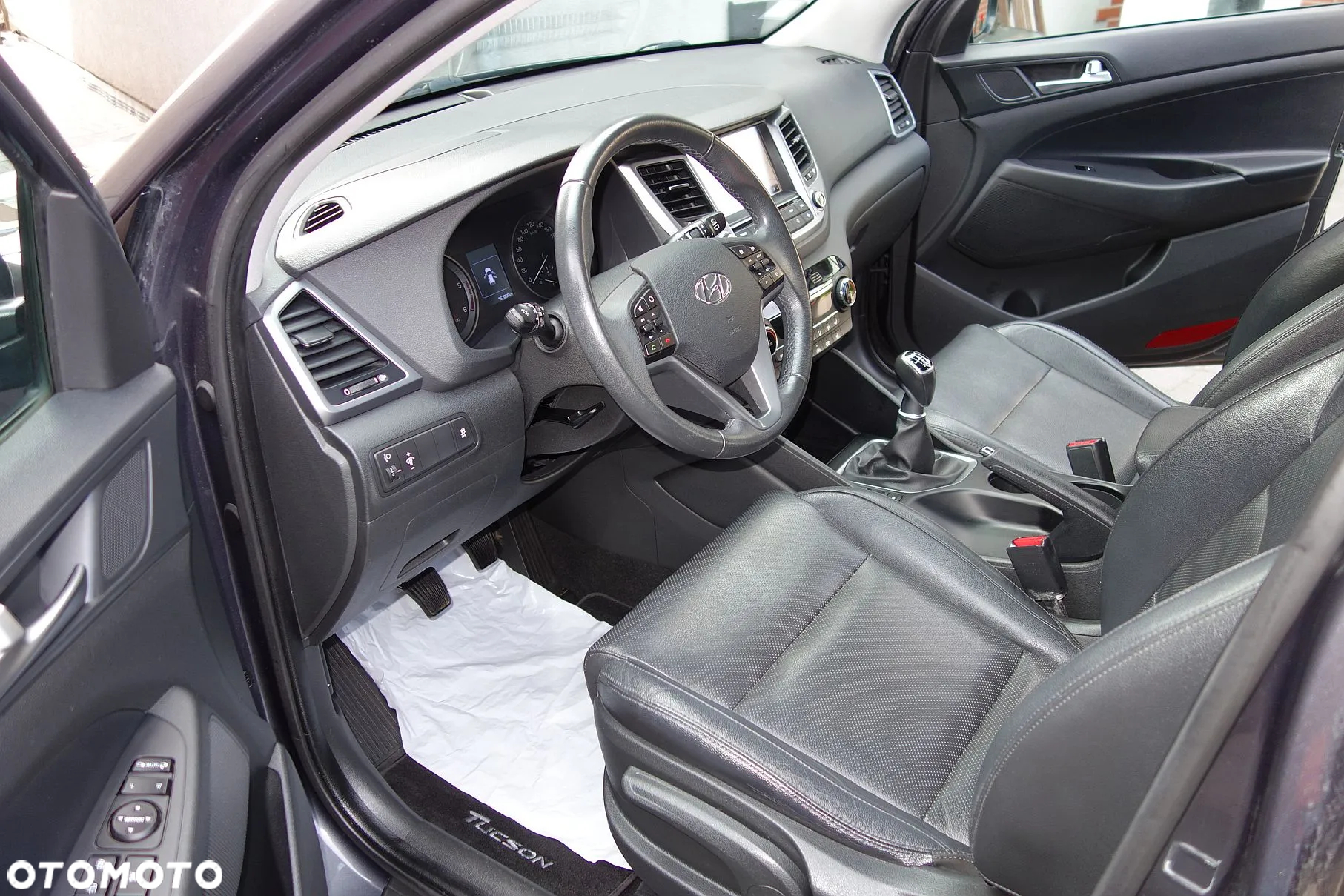 Hyundai Tucson 1.7 CRDI BlueDrive Style 2WD - 26