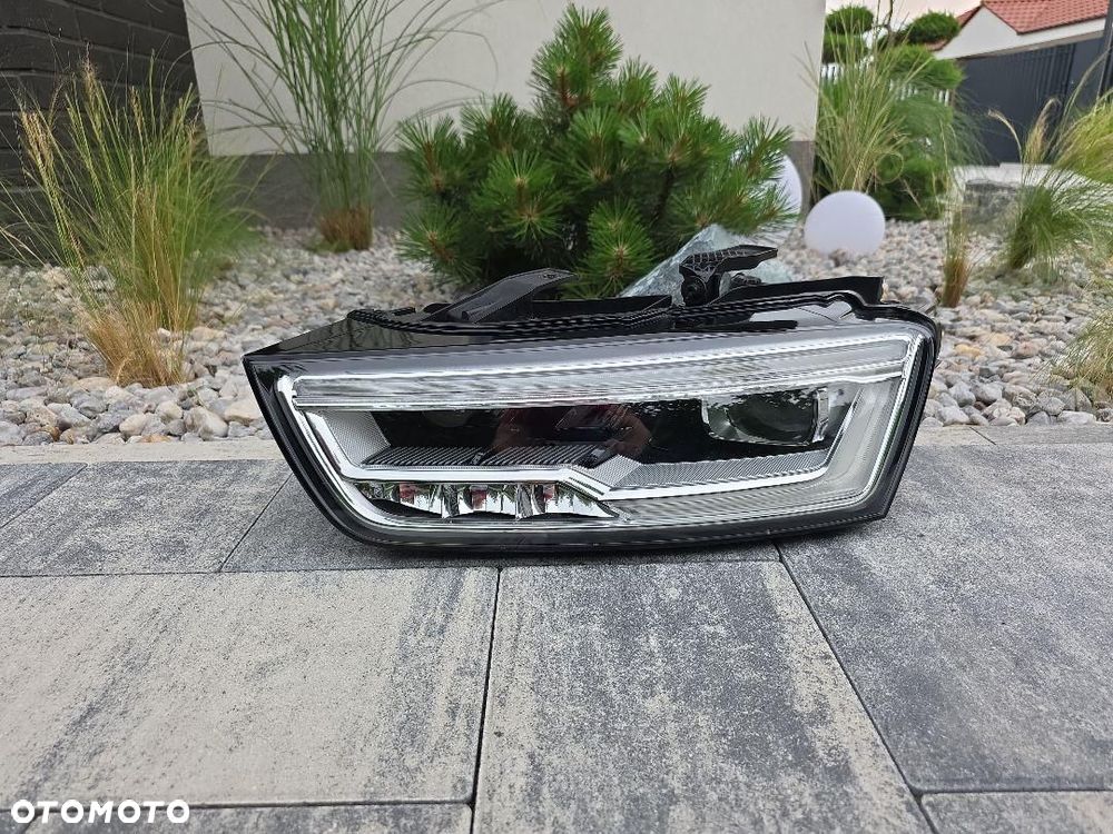 AUDI Q3 RSQ3 8U0 LIFT Lampa lewa przód Full Led Dynamic 8U0941033 2016 - 1